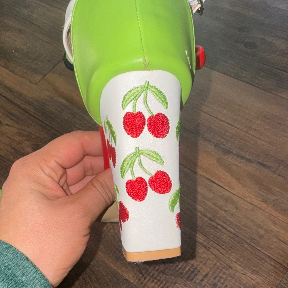 Vibrant Red and Green Women's Heels - Picture 6 of 14